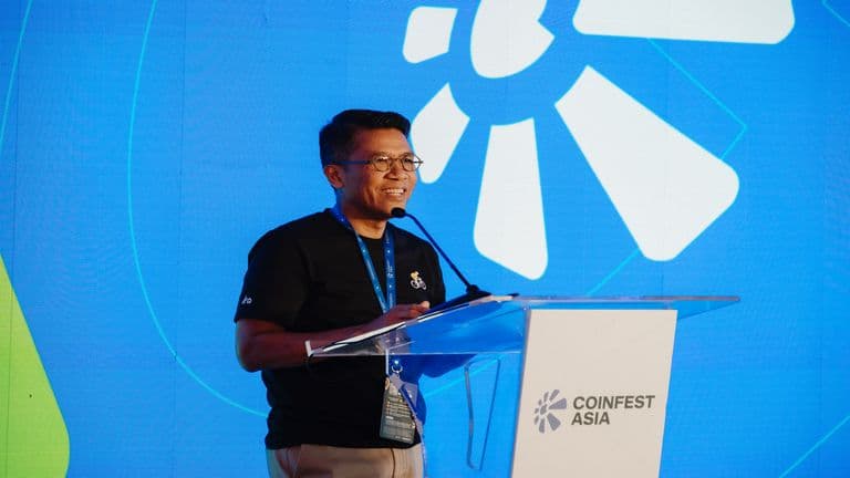 Mukhamad Misbakhun delivers his keynote speech at Coinfest Asia 2026 in Bali.
